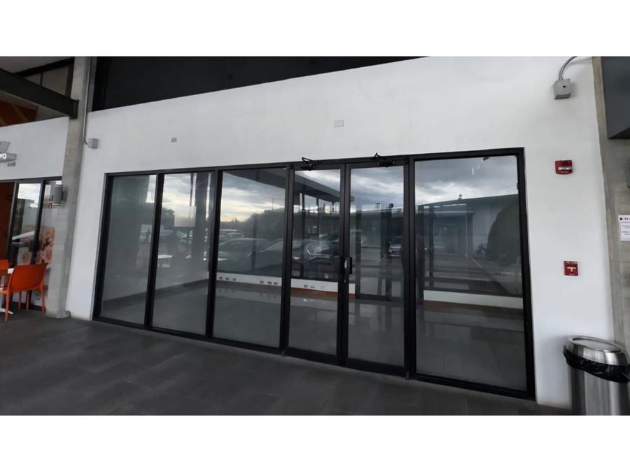 Comercial en Mercedes