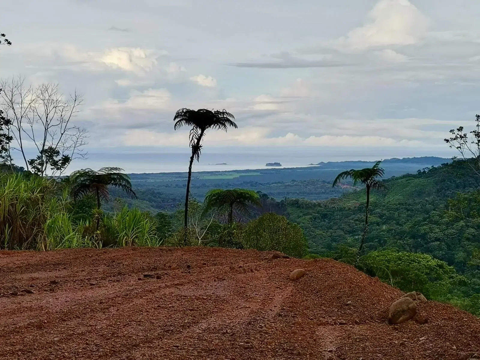 Land at Quepos