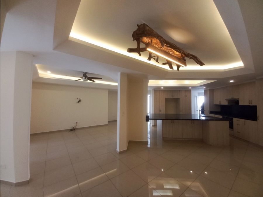 Alquiler de Casa cerca Colegio Británico - Residencial Roma Oeste