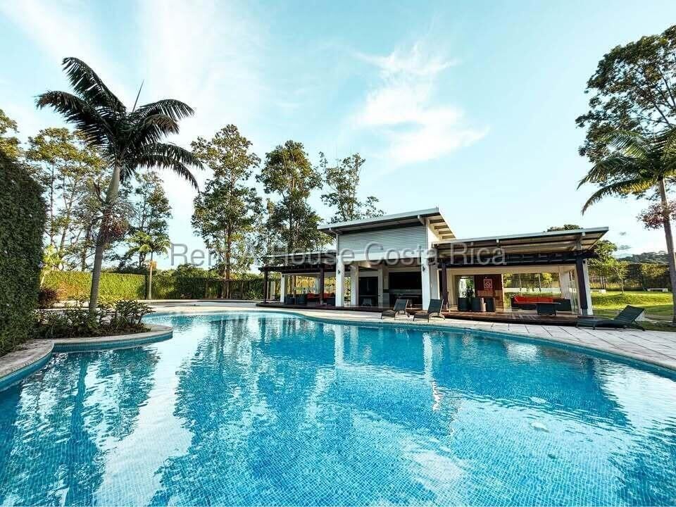 Apartment at Torres de Heredia