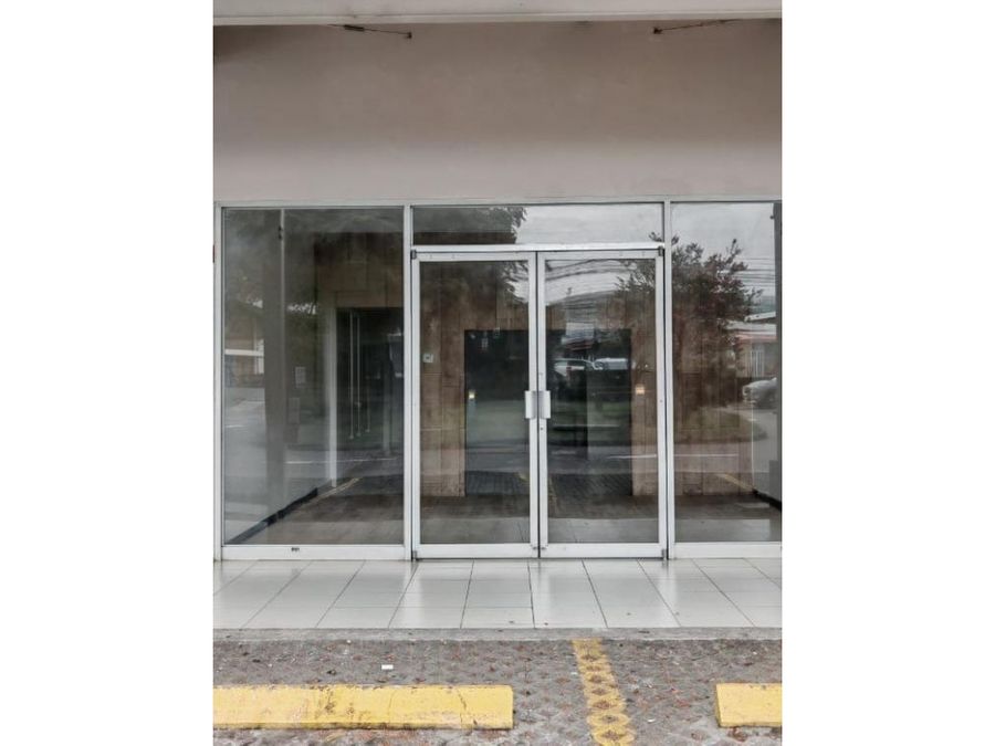 Comercial en Ulloa