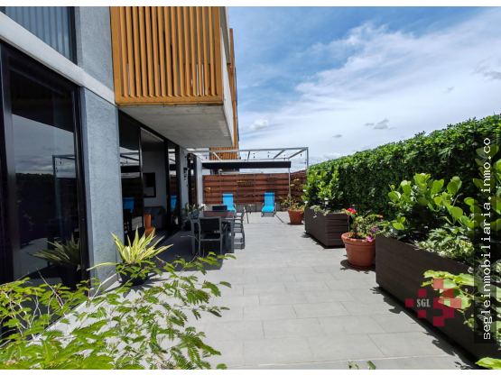 Apartamento amueblado en alquiler, Escazú Village.