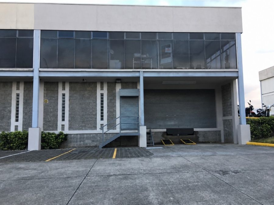 Warehouse at Ofibodegas Barreal
