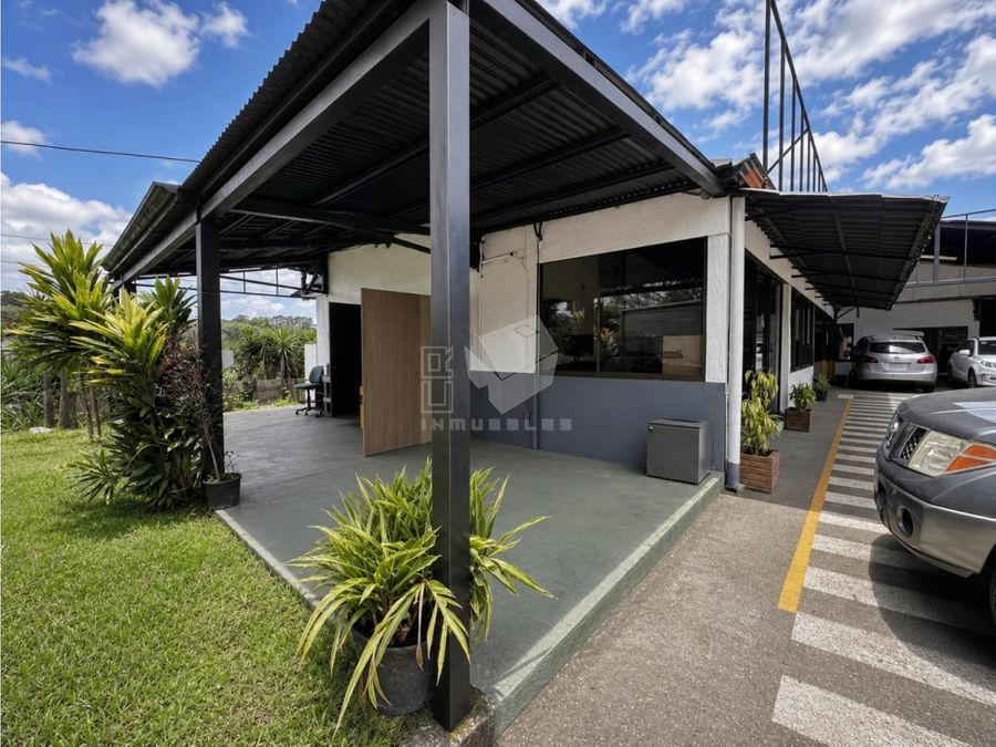 Comercial en Ulloa