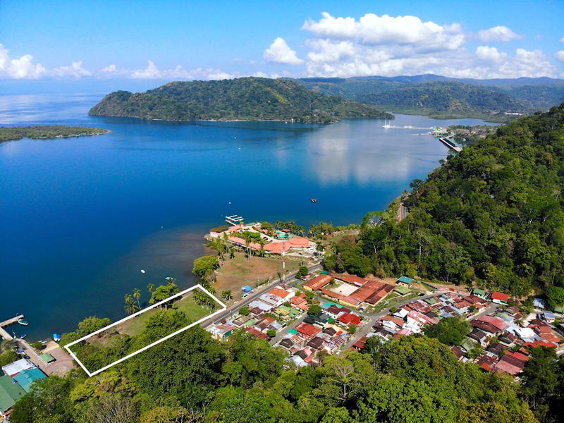 Land at Golfito
