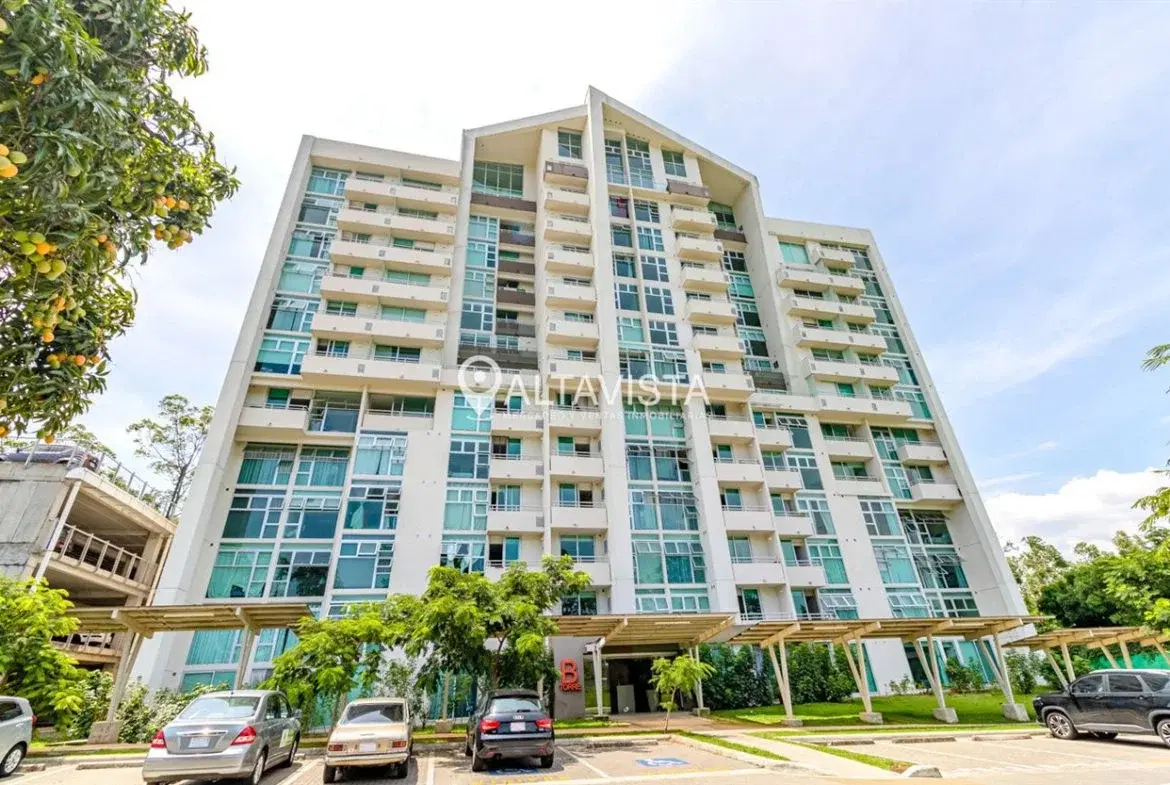 Apartamento en Torres de Heredia