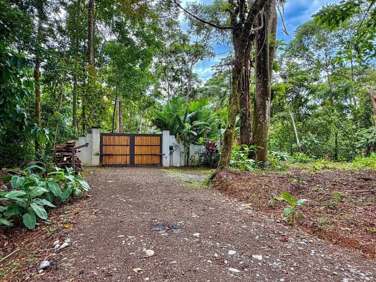 Land at Quepos