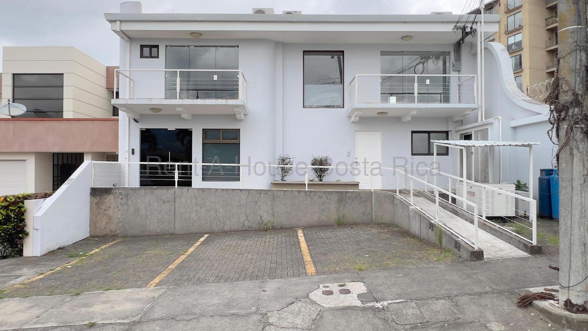Comercial en Mata Redonda