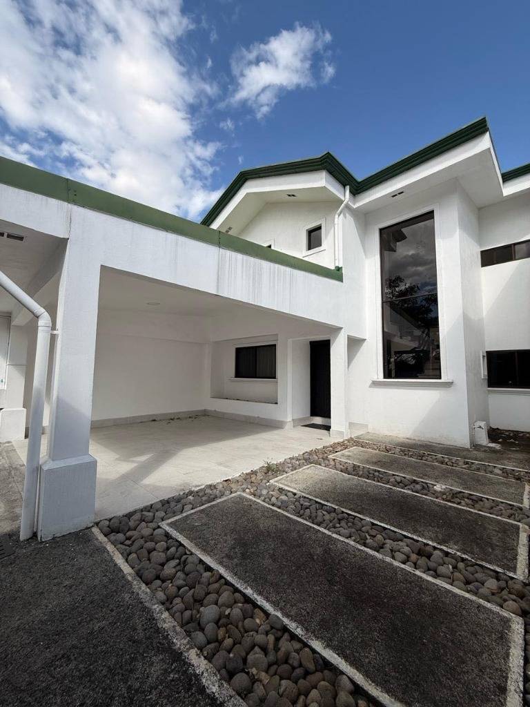 House at Condominio Río Oro