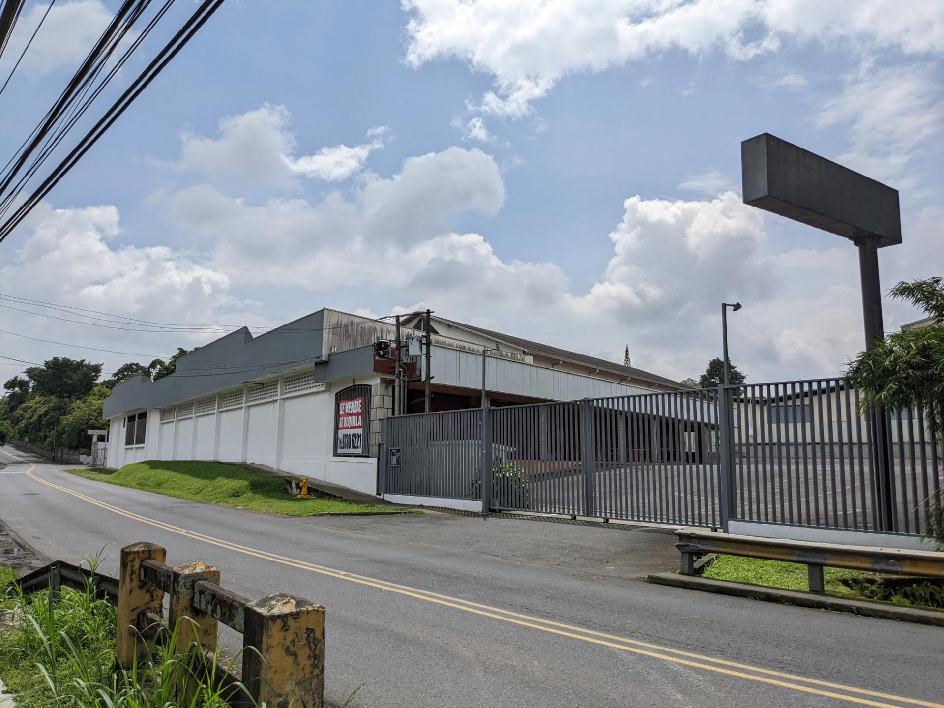 Comercial en San Pedro