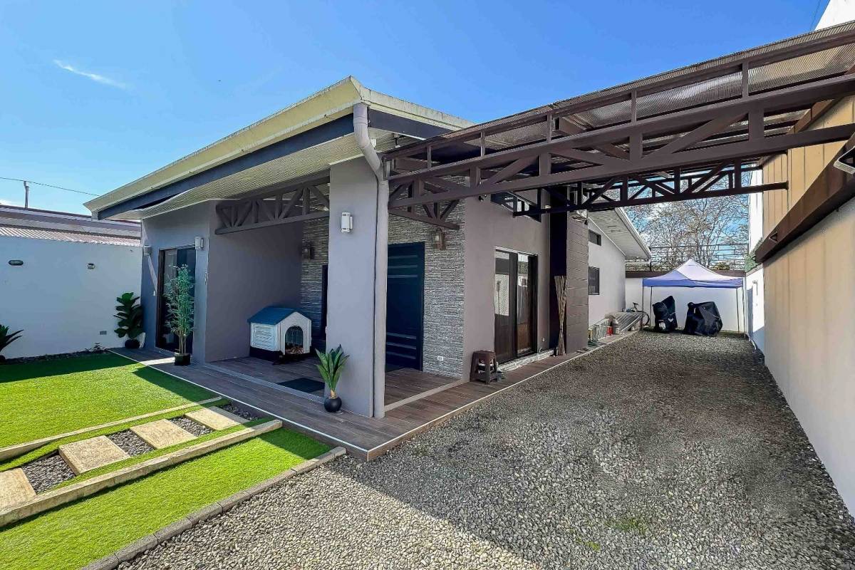 House at Quepos