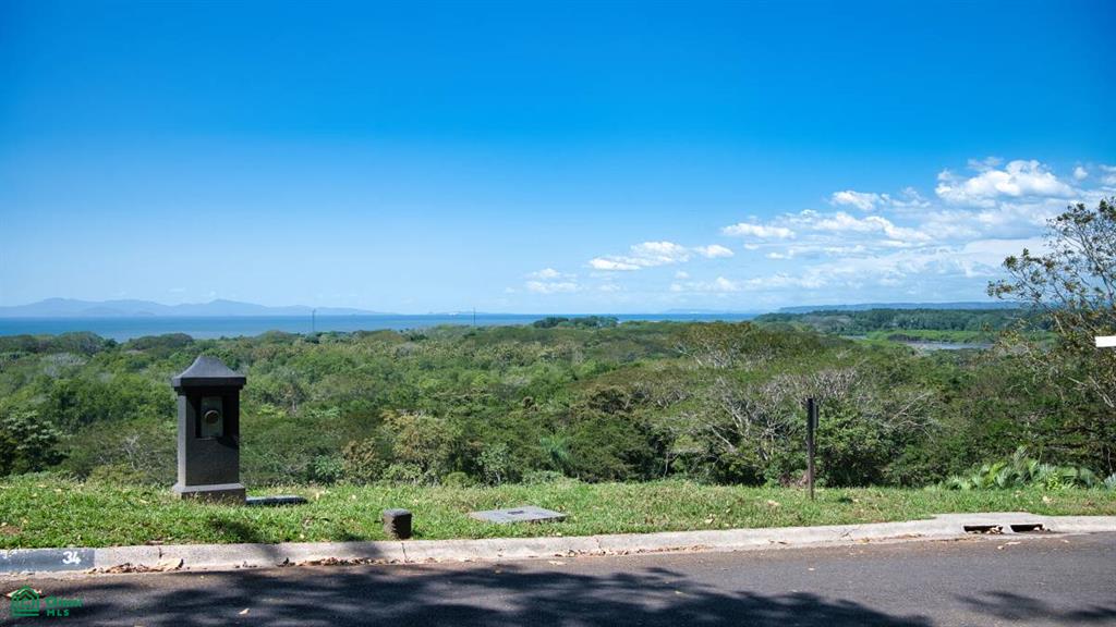 Land at Jacó