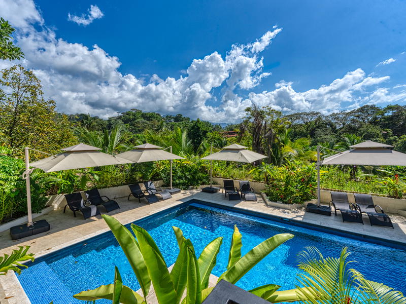 Comercial en Bahía Ballena
