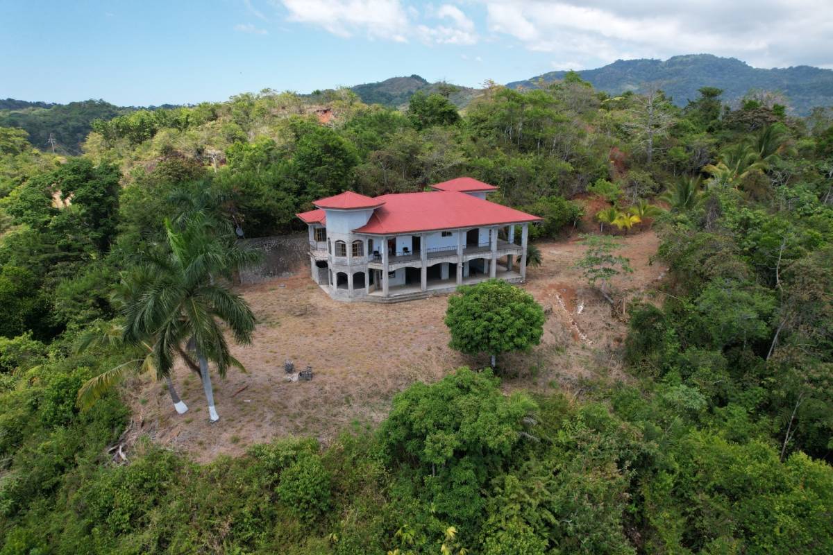 House at Playa Hermosa