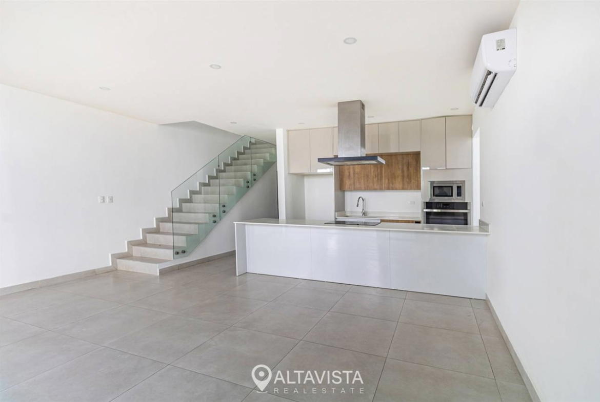 Alquiler de casa en condominio en Santa Ana Boulevard