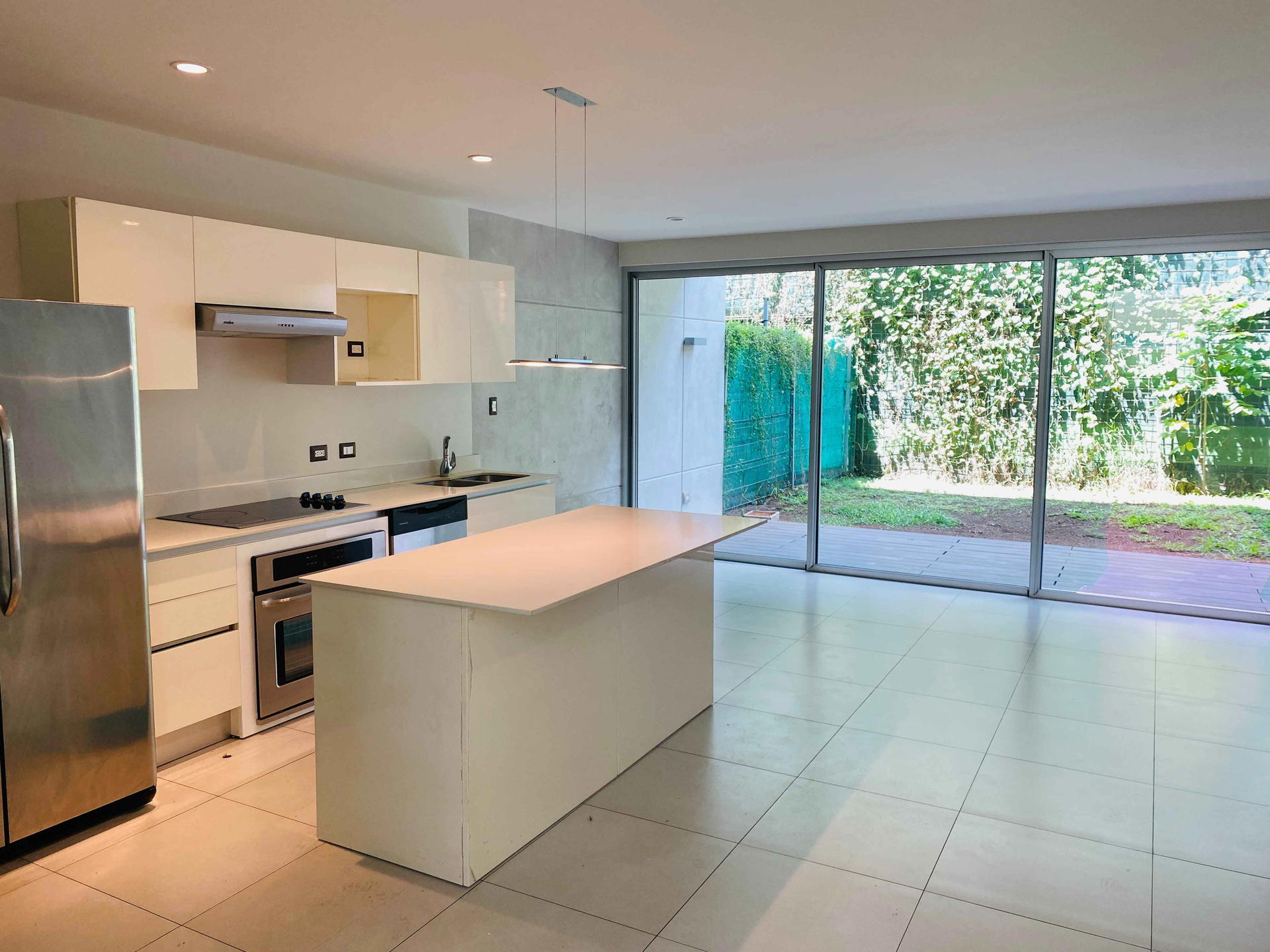 ALQUILER DE CASA EN FUTURA RESIDENCES - LINDORA