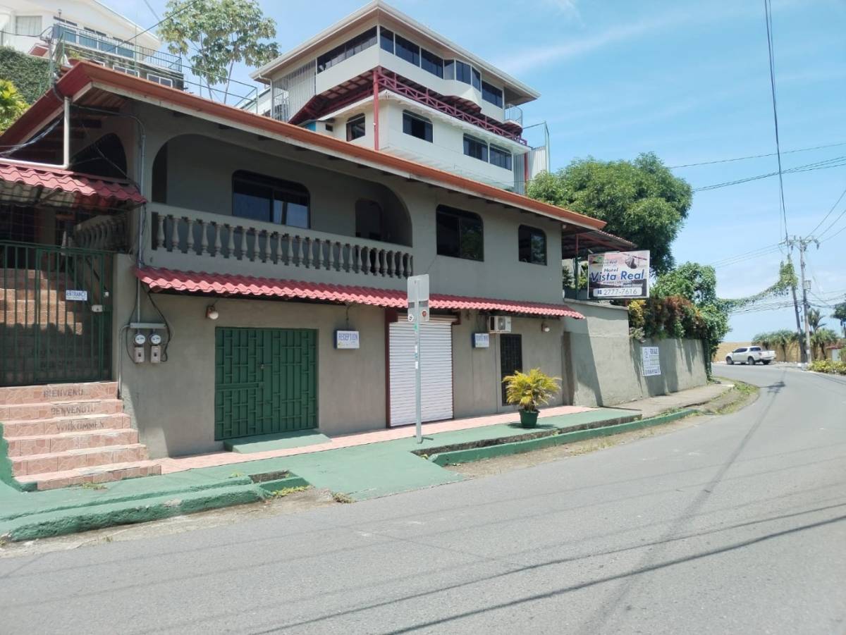 Commercial at Manuel Antonio