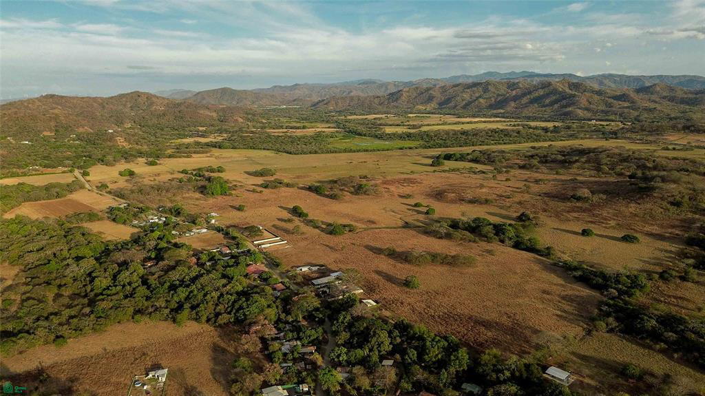 Land at Santa Cruz