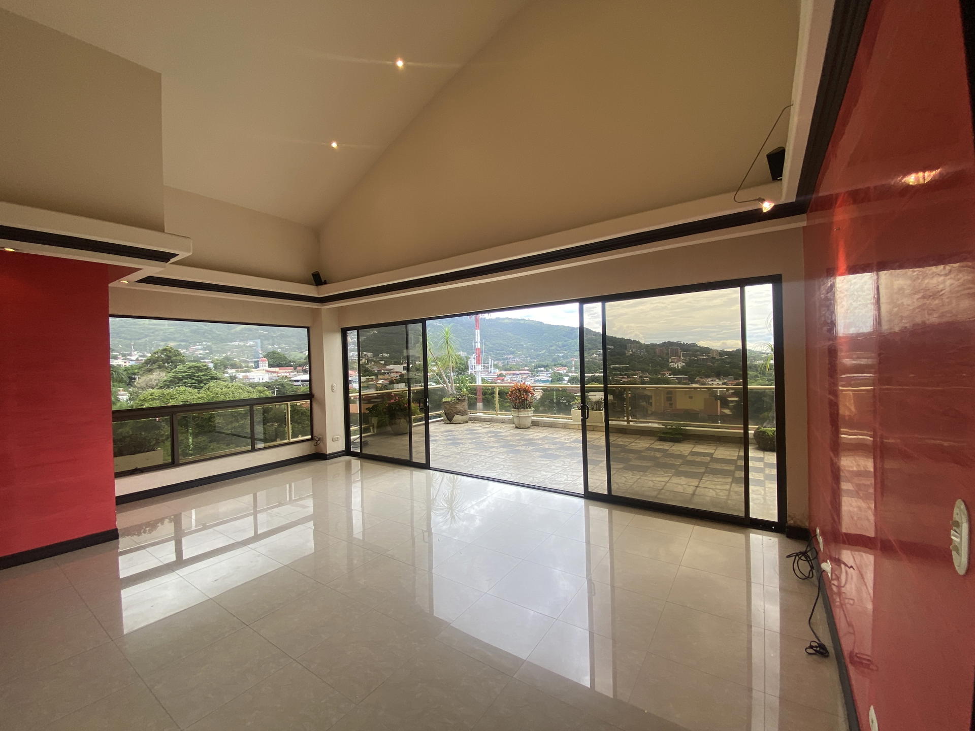 Propiedad en Condominio Riverside