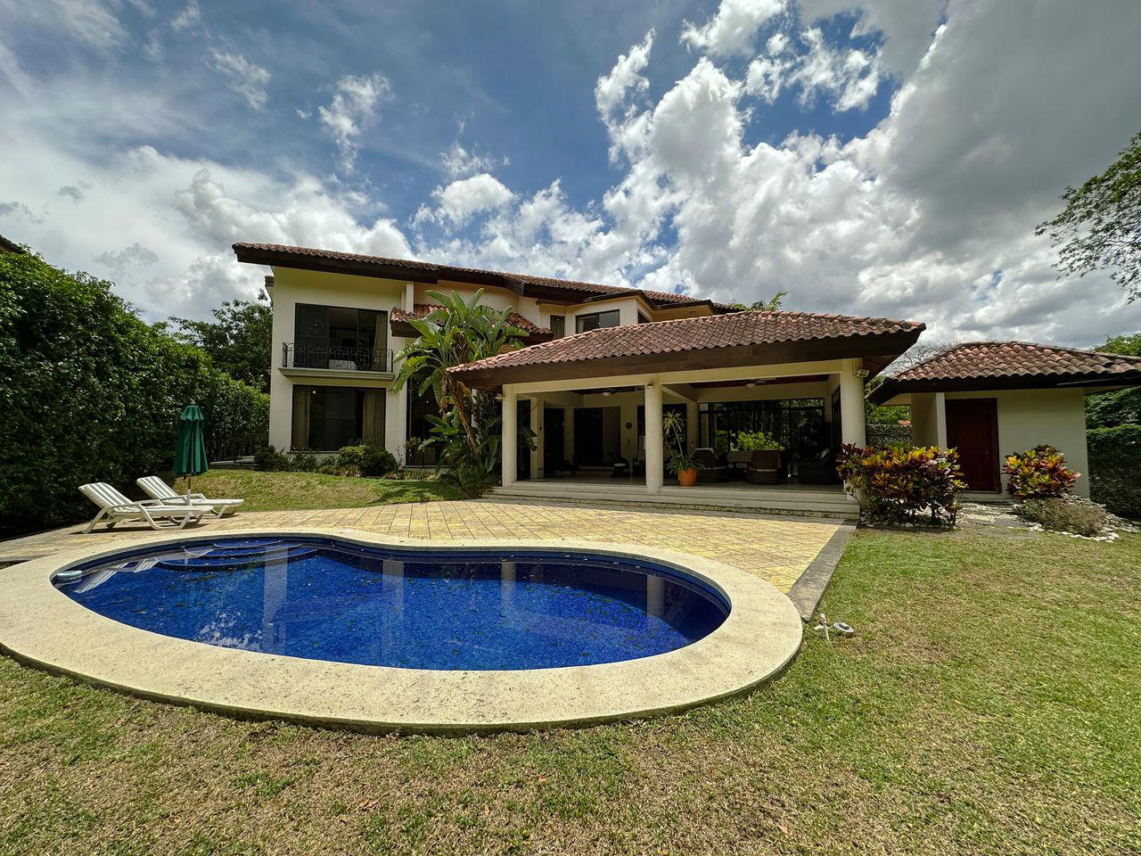 Propiedad en Valle Arriba Condominiums