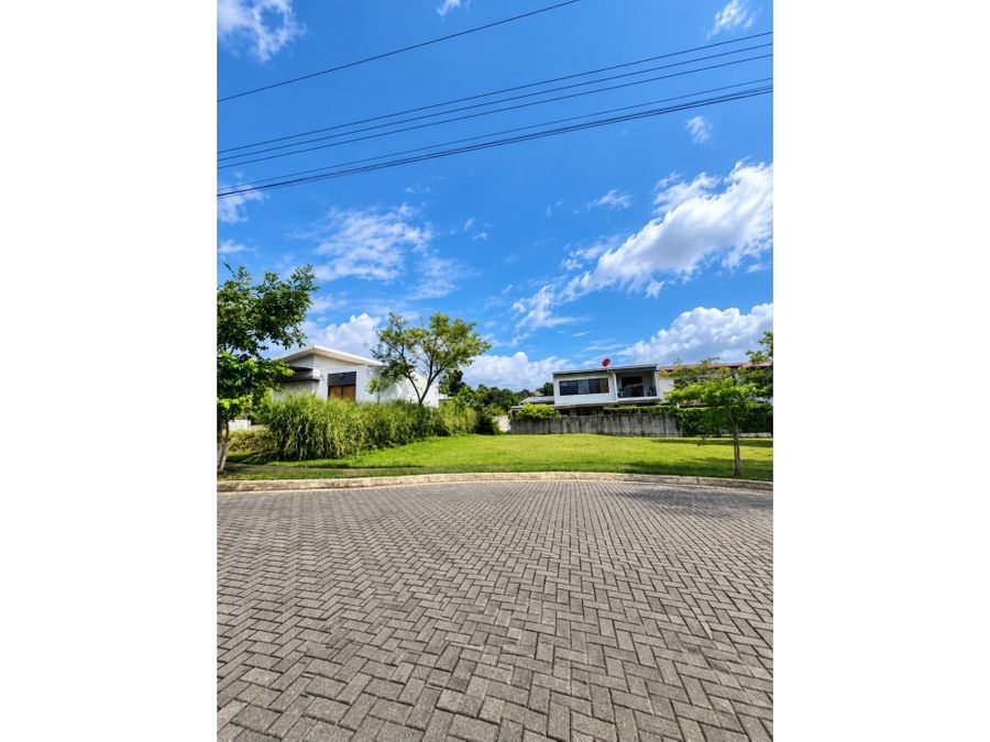 Terreno en Condominio Montezuma