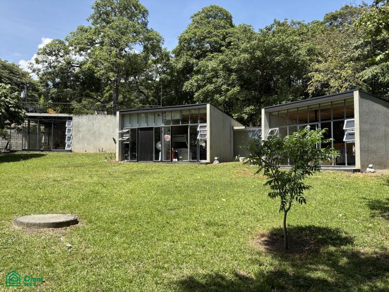 House at El Rodeo