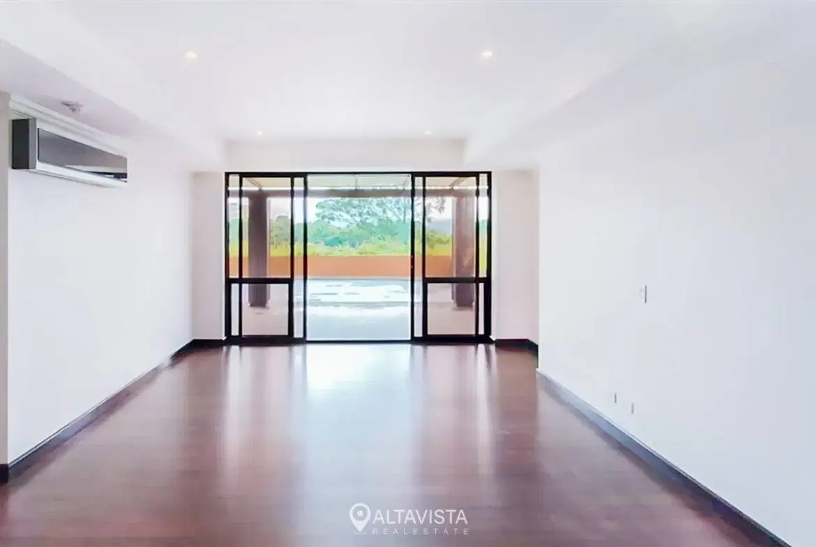 House at Torres del Parque