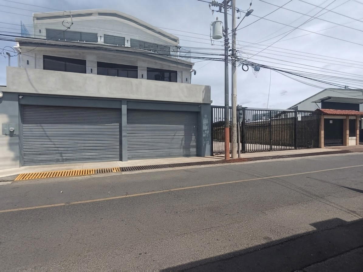 Edificio en Espíritu Santo