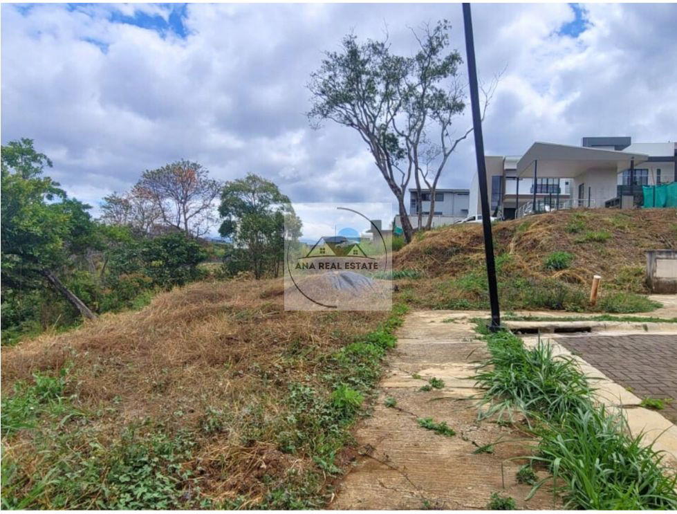 Terreno en Escazú