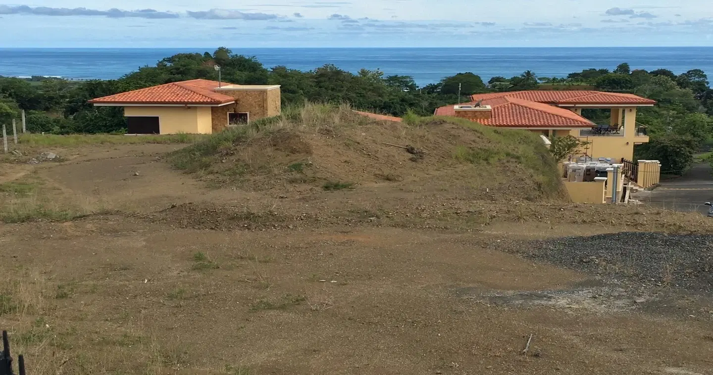 Land at Jacó