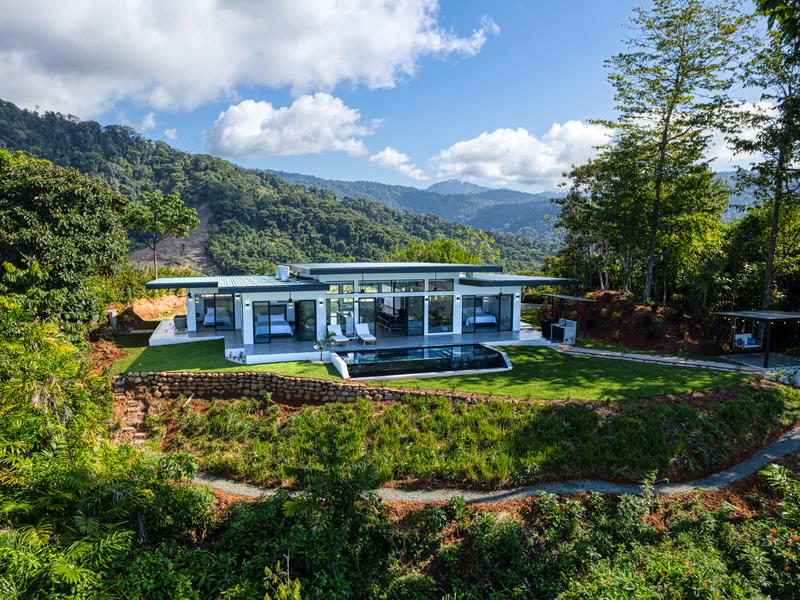 Property at Savegre