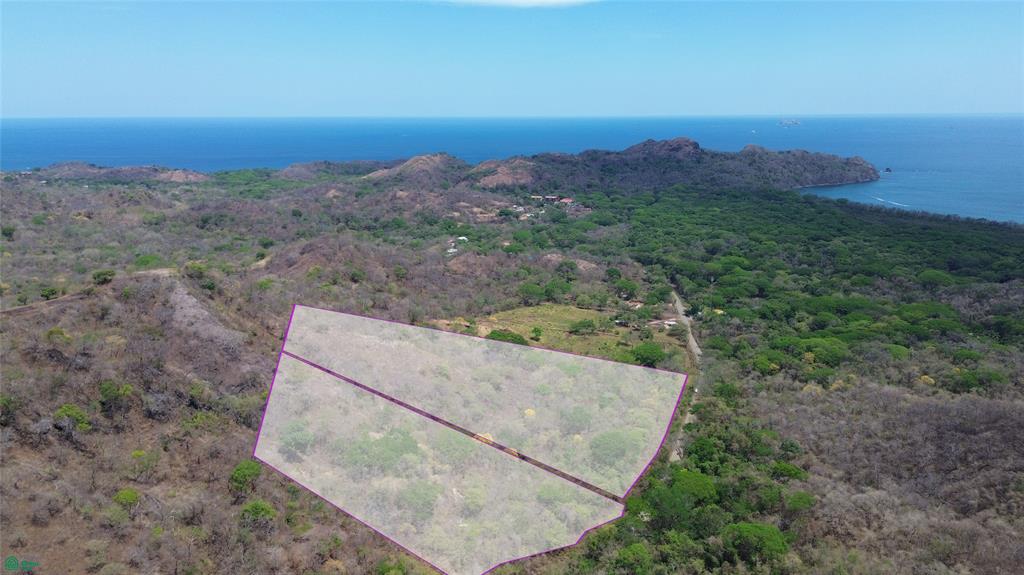 Land at Santa Cruz