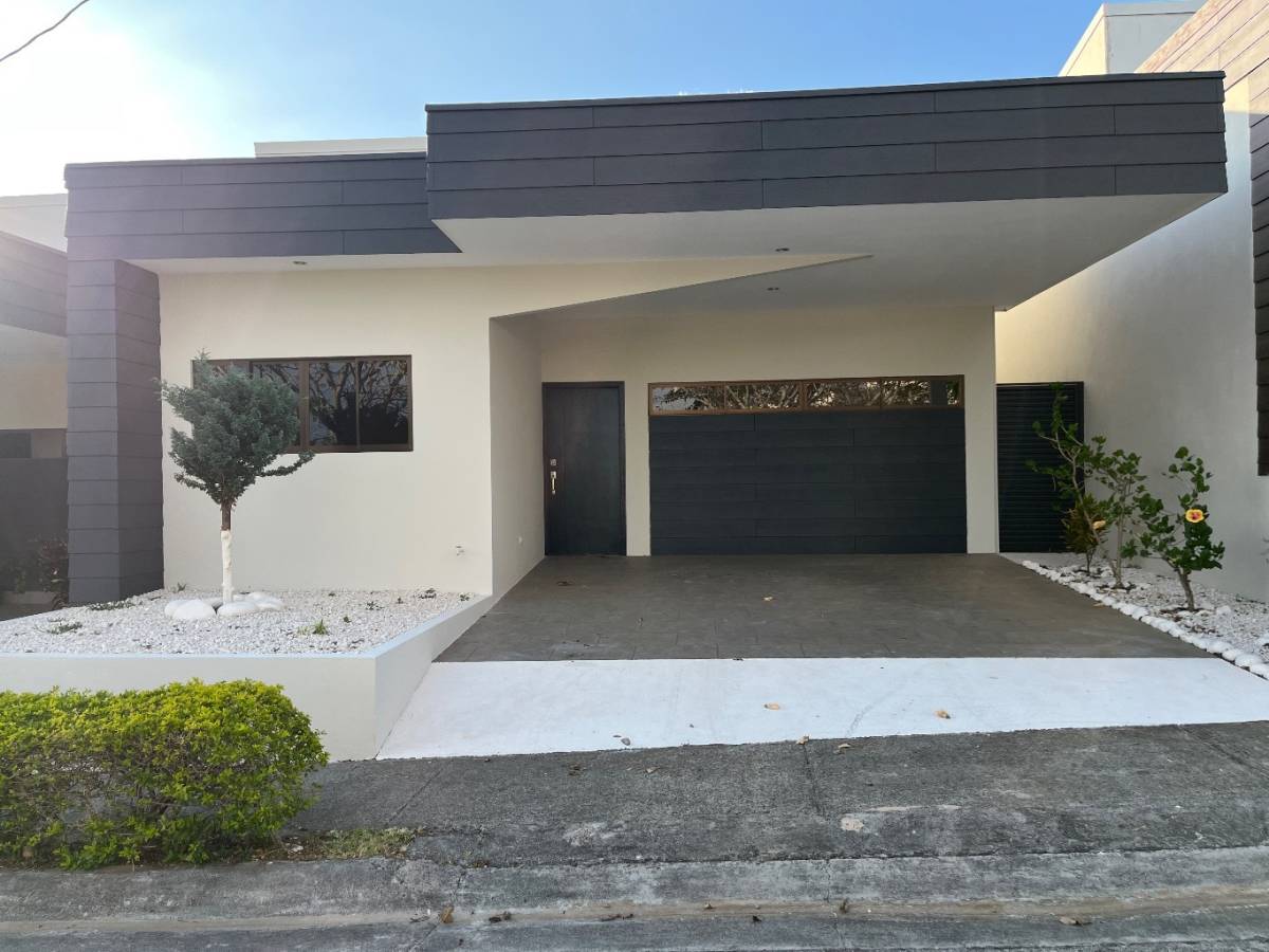 House at Vistas del Valle