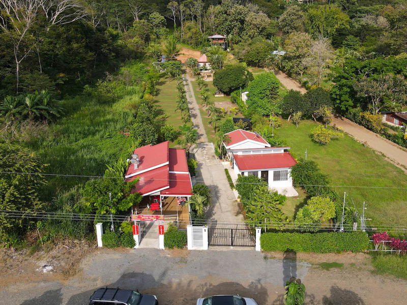 Comercial en Savegre