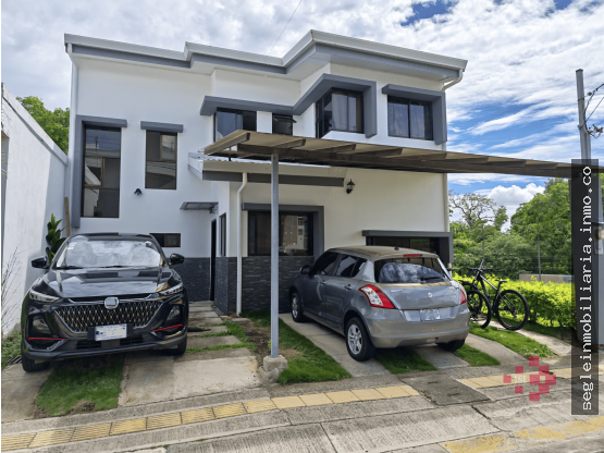Casa en Condominios Altana