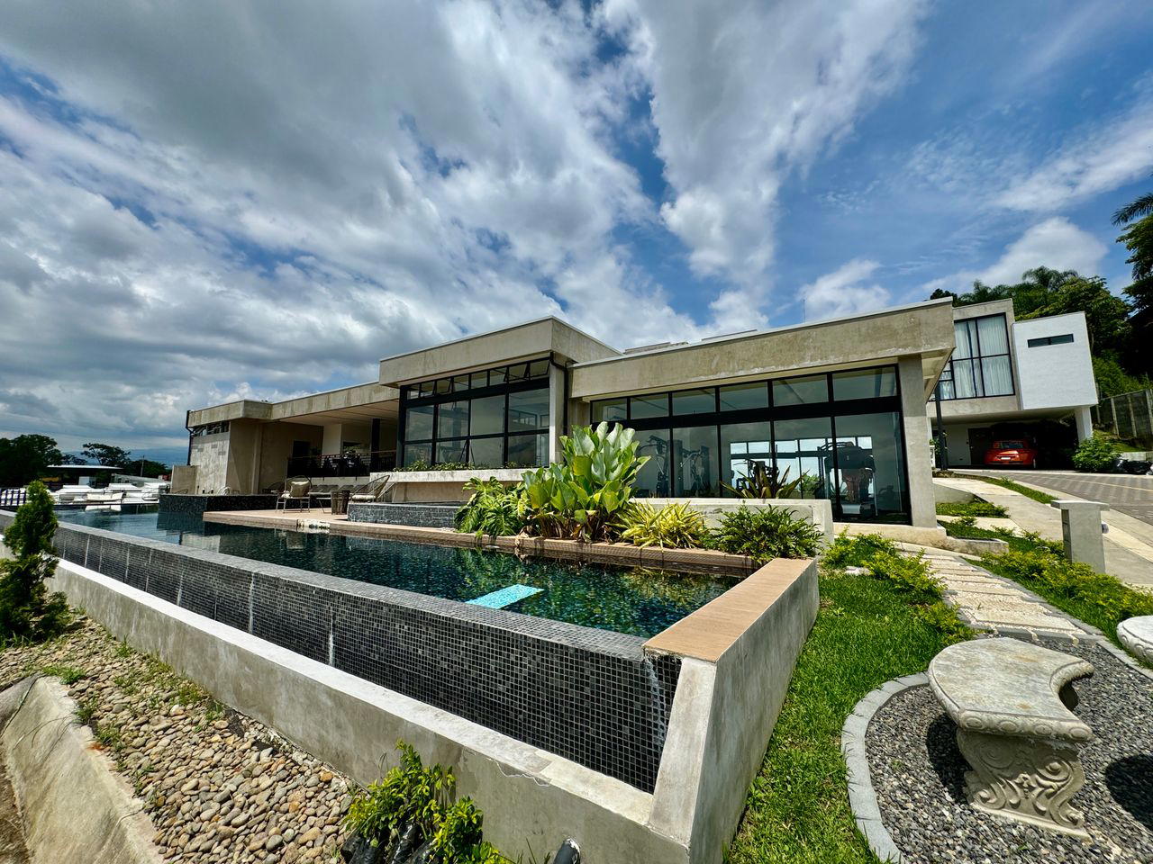 CASA EN ALQUILER EN CONDOMINIO BALI - ESCAZÚ, GUACHIPELIN