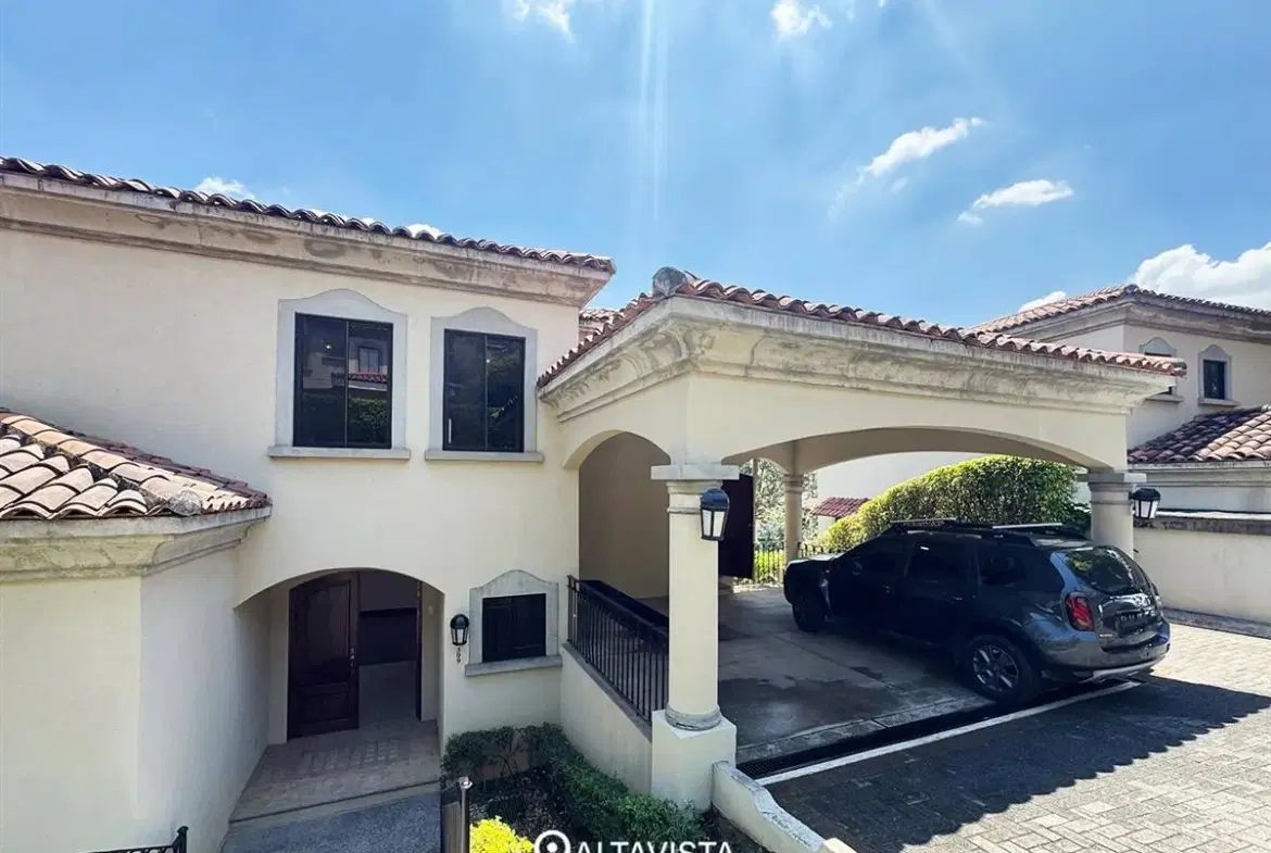 Casa en Condominio Cerro Alto