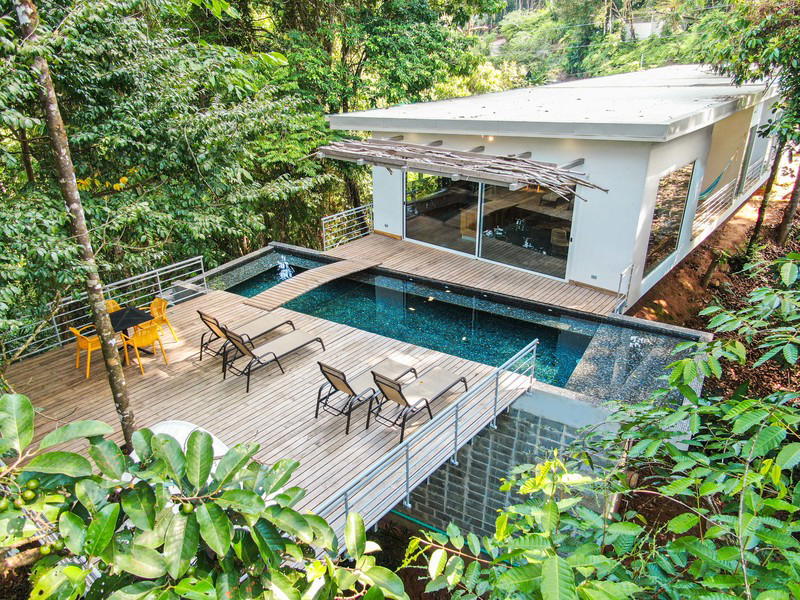 Property at Savegre