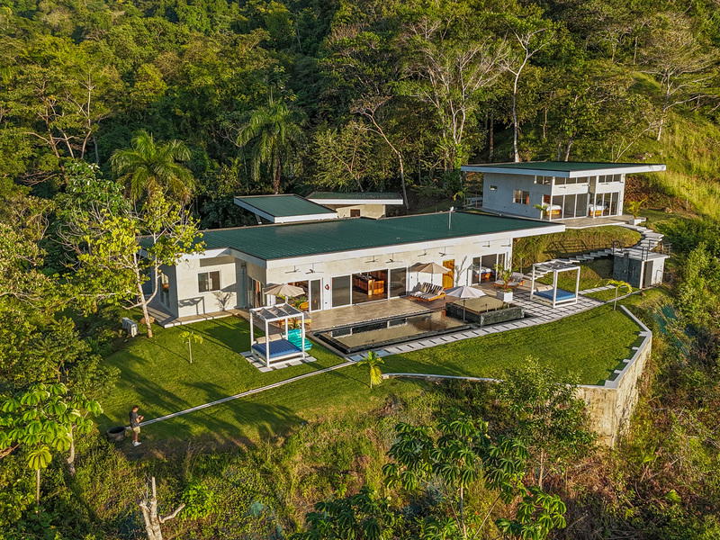 Property at Savegre