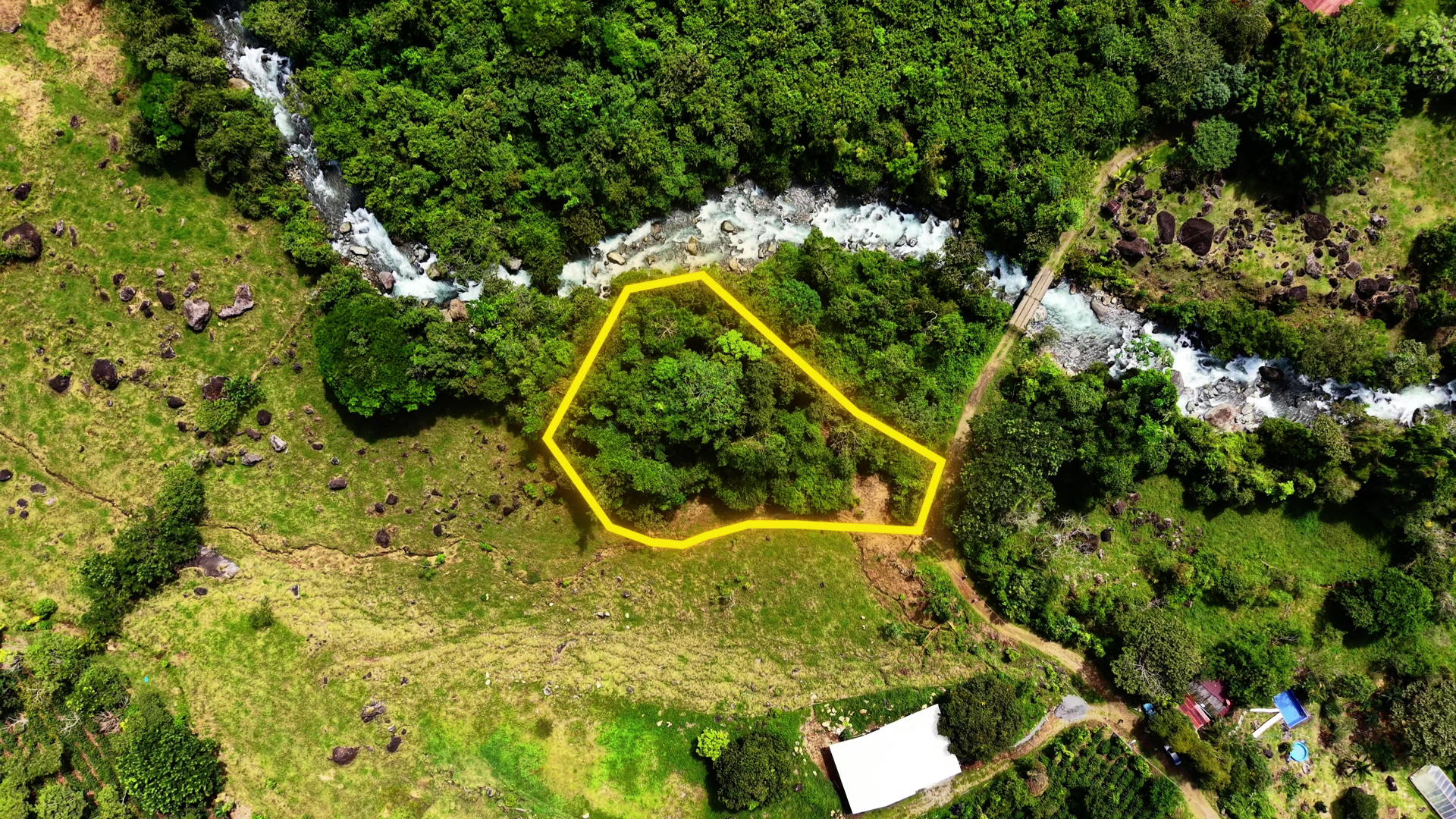Land at El General