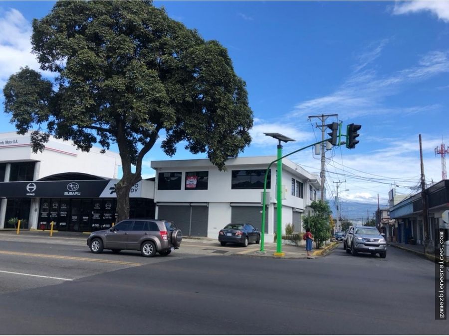 Edificio en Merced