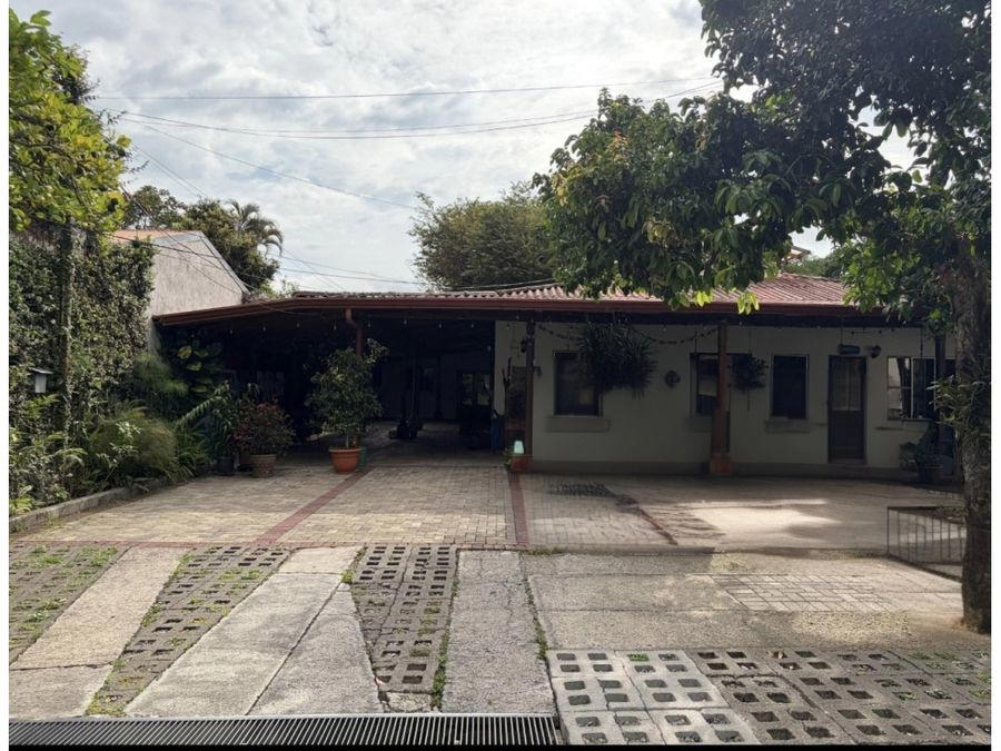 Comercial en Uruca