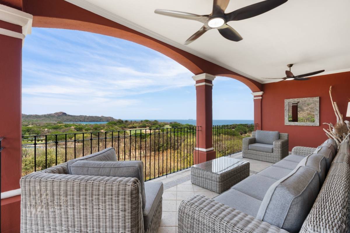 Propiedad en Bougainvillea Condo Complex