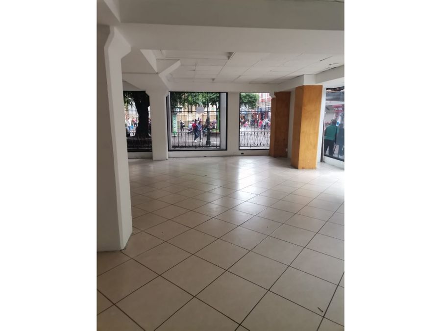 Comercial en Catedral