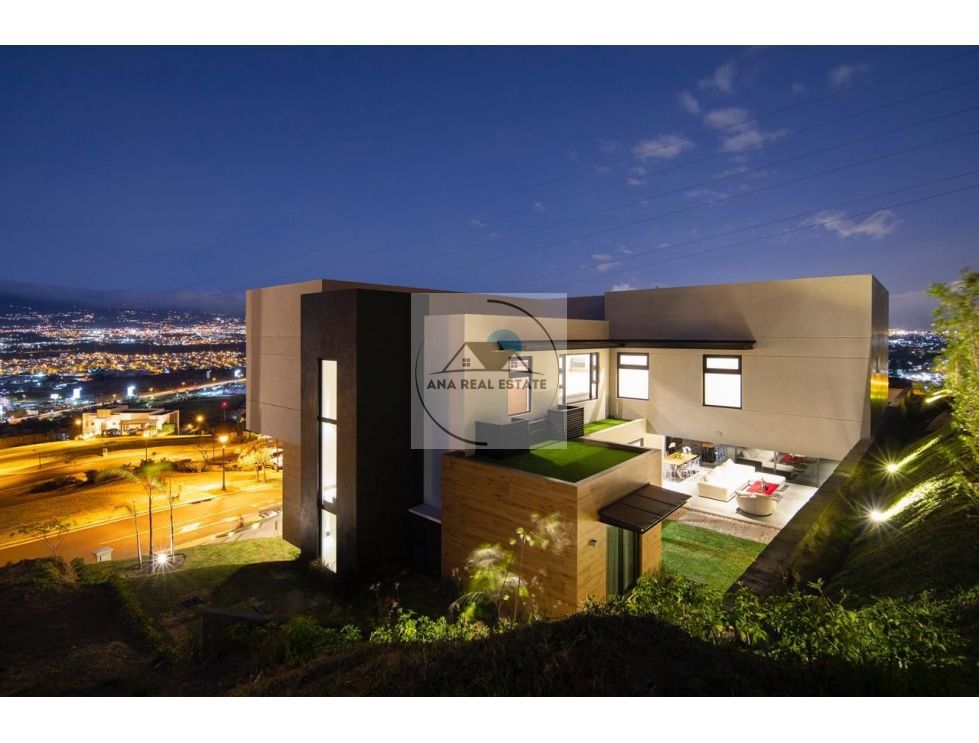 Casa en Condominio Cerro Alto