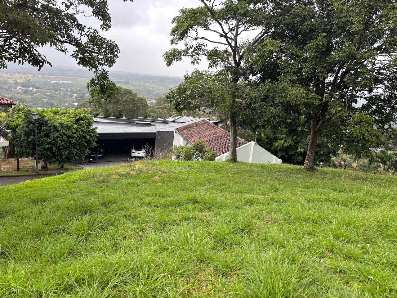 Property at Colón