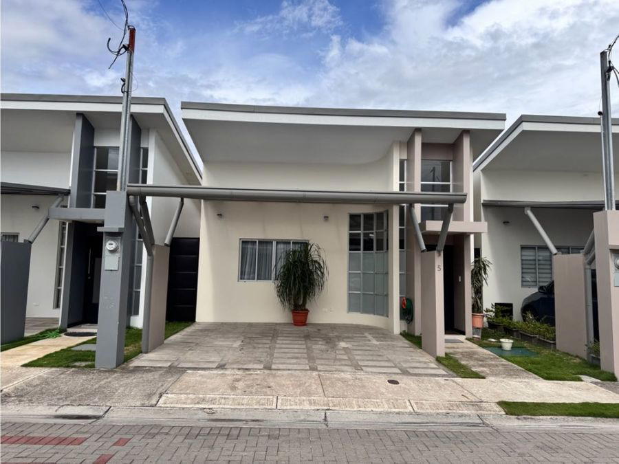 House at Cortezas del Oeste