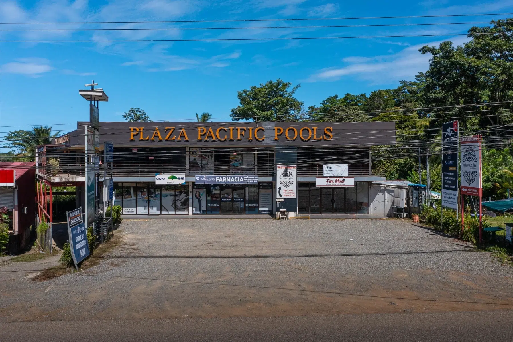 Comercial en Bahía Ballena