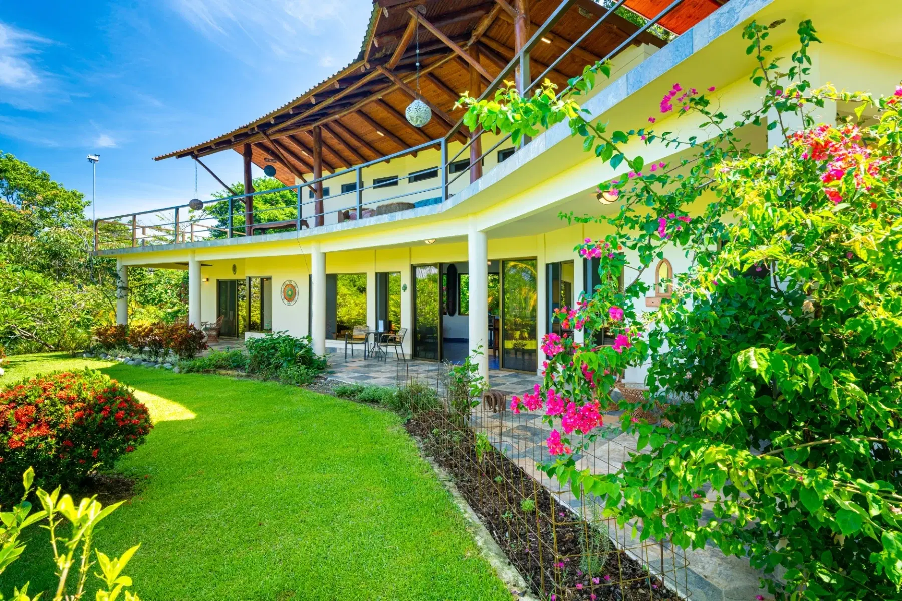 Comercial en Bahía Ballena