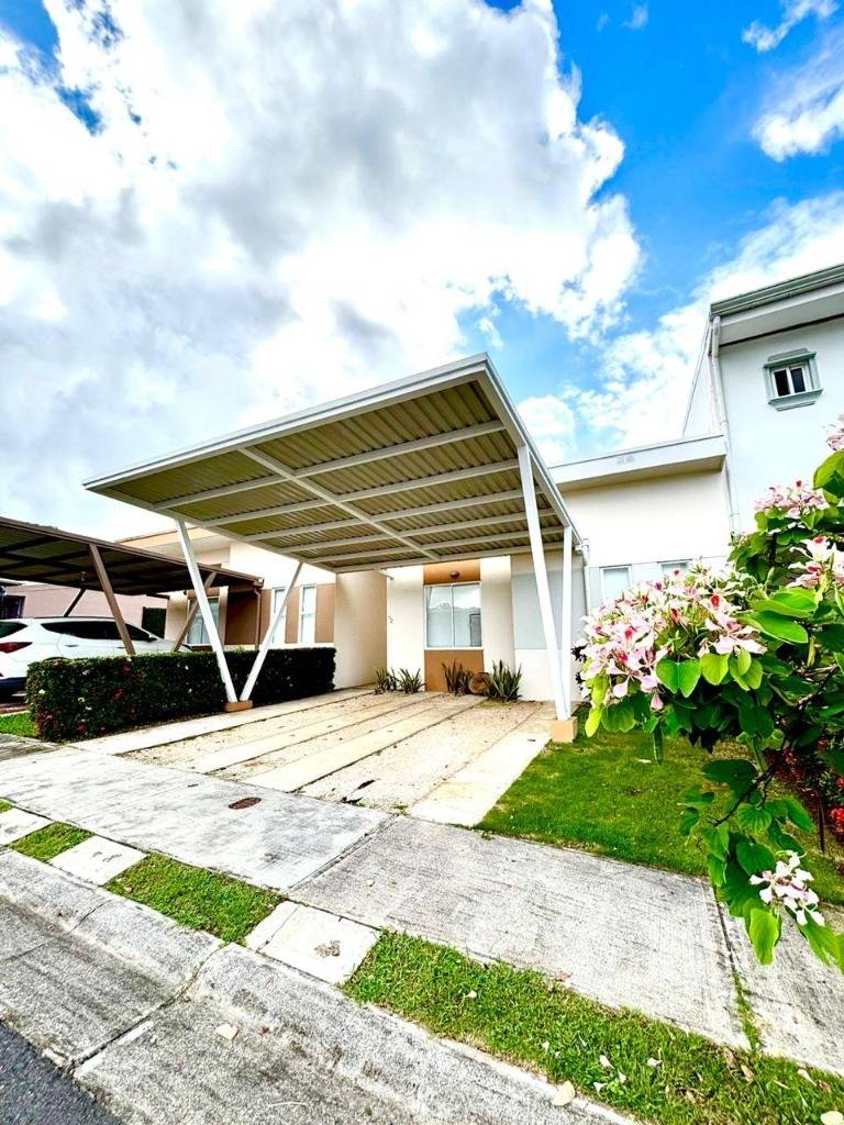 House at Condominio Arenas